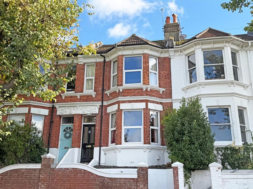 Property photo 1 of 12 10Brmaina.Jpg