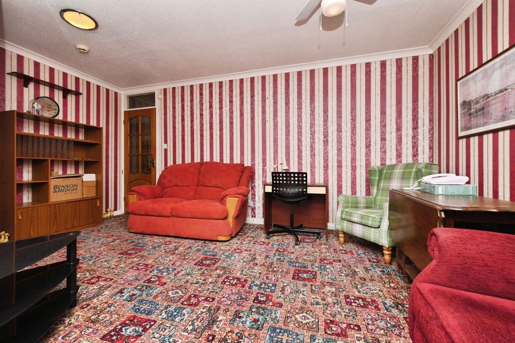 Property photo 2 of 13 Pbox-Img.Jpg