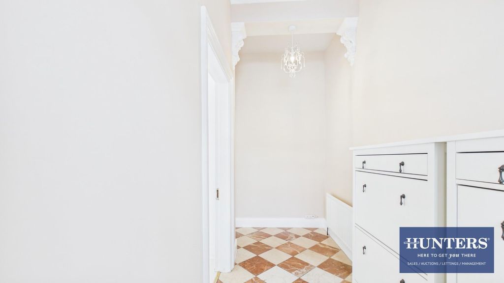 Property photo 2 of 18 Hallway