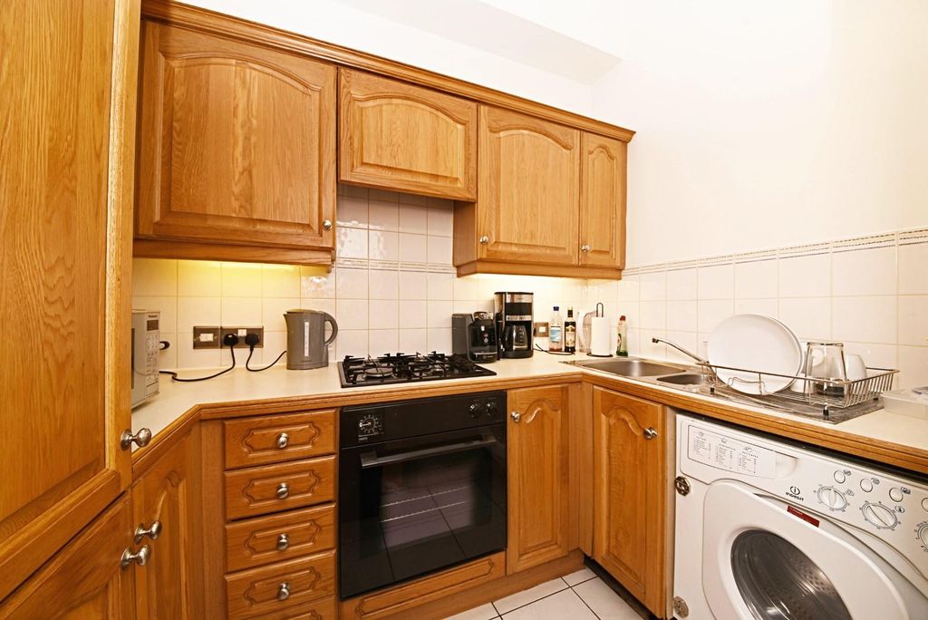 Property photo 3 of 6