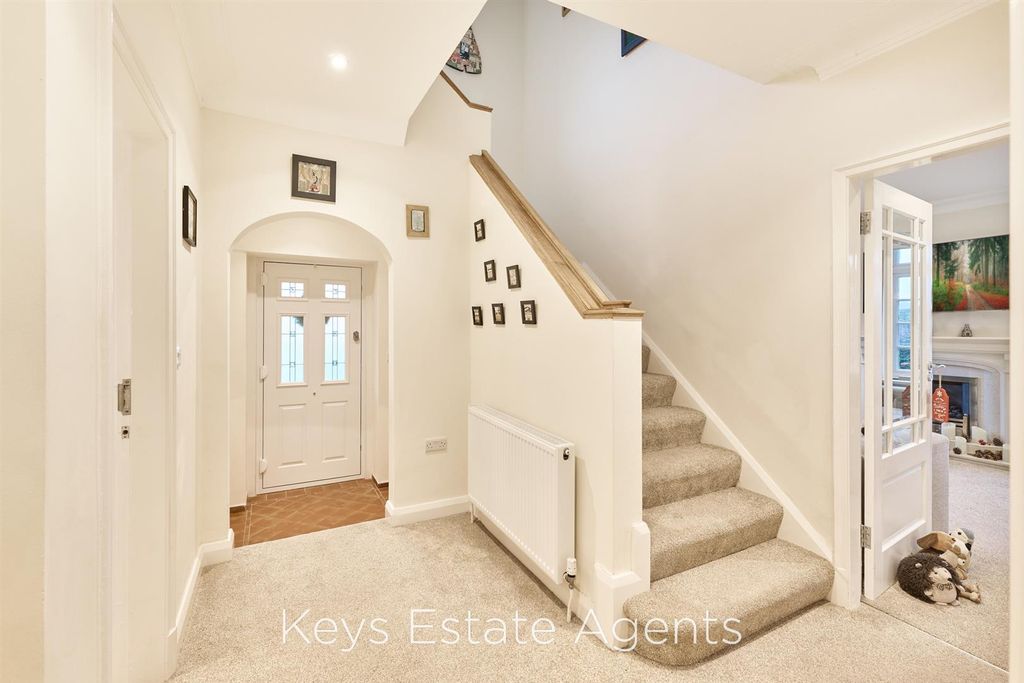 Property photo 3 of 41 P1630276_Hdr.Jpg