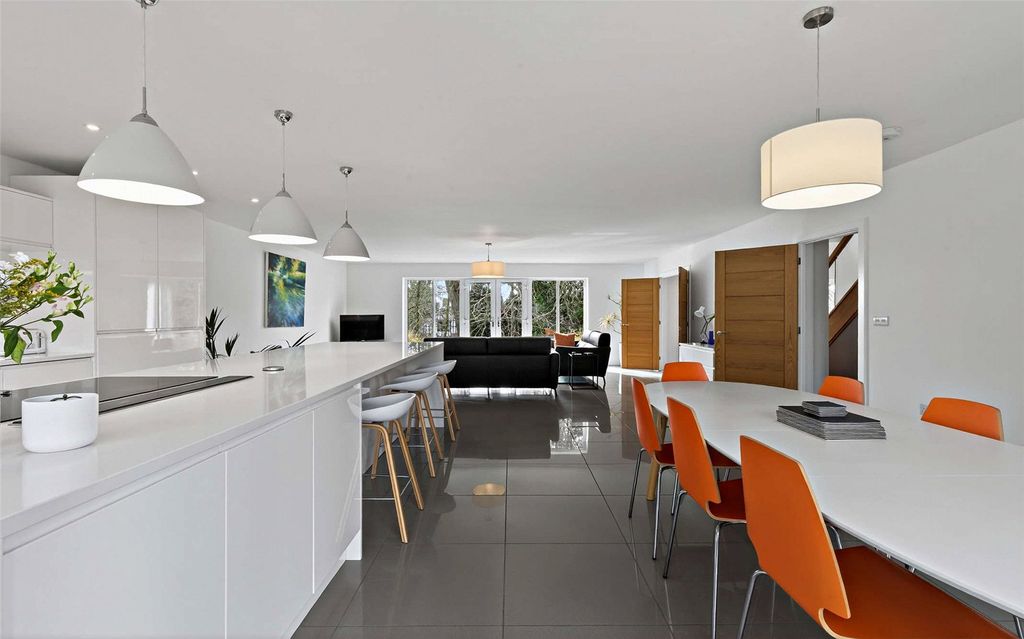 Property photo 3 of 28 Kitchen