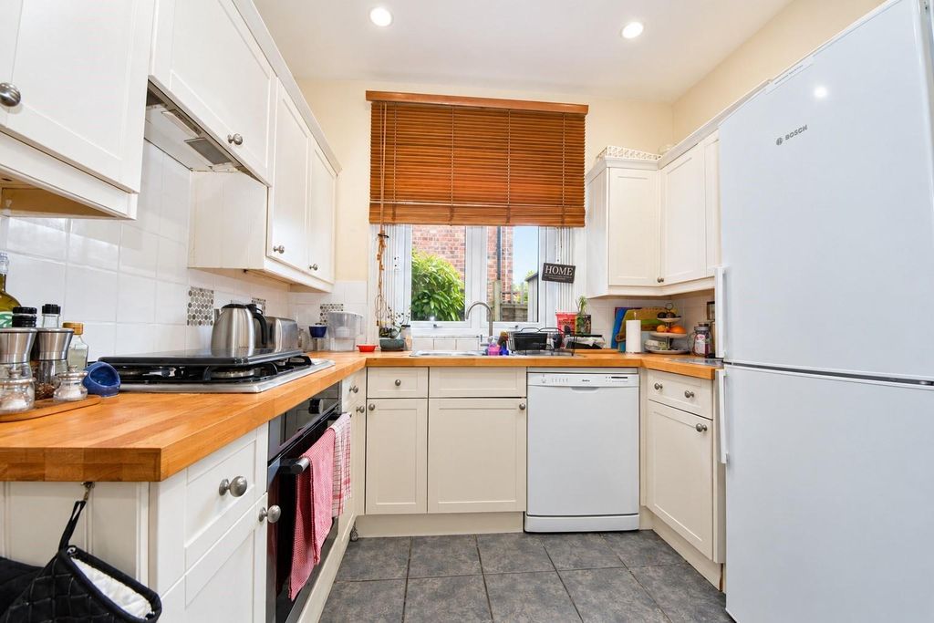 Property photo 3 of 7 Kitchen.Jpg