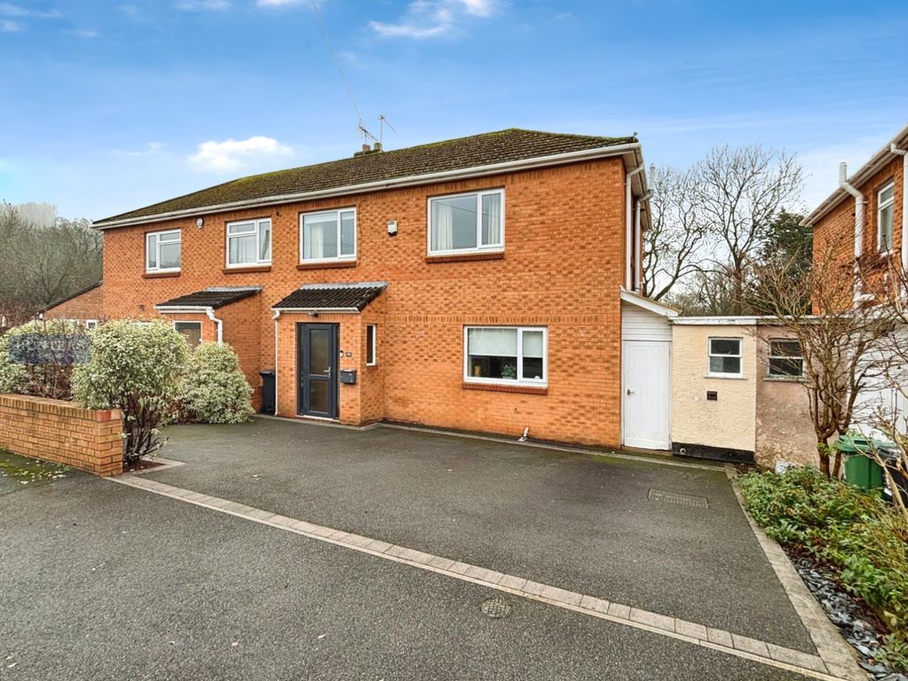 Property photo 1 of 31 Driveway