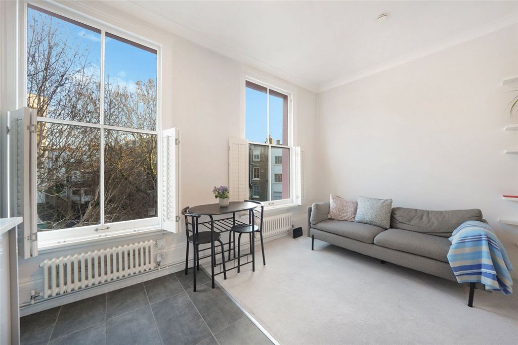 Property photo 2 of 14 Picture No. 12