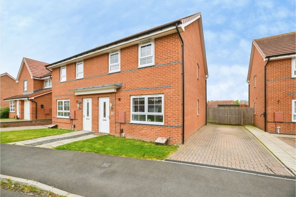 Property photo 2 of 17