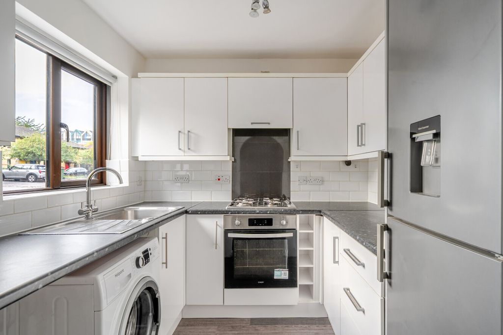 Property photo 3 of 10 1525425-10-1A0Edf...