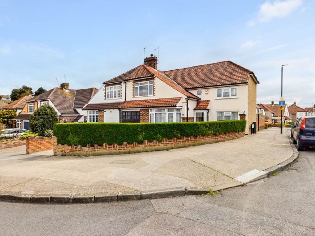 Property photo 1 of 17 External
