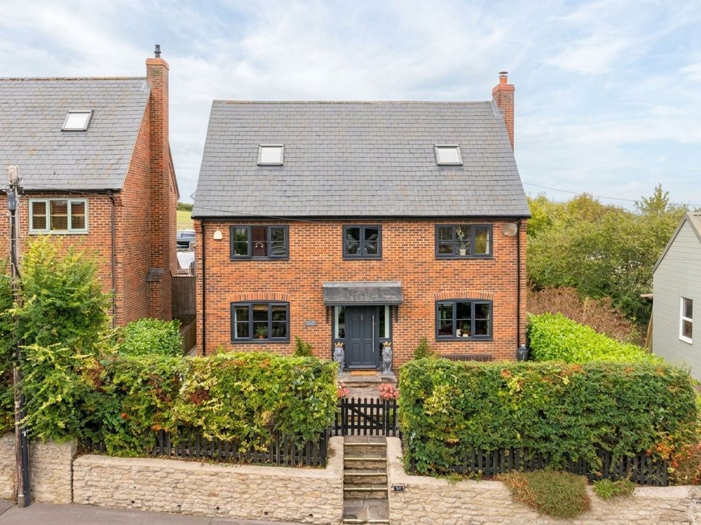 Property photo 1 of 39