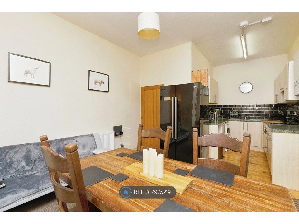 Property photo 3 of 11 Dining Room