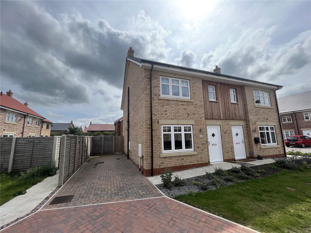 Property photo 1 of 11 2 Henson Drive