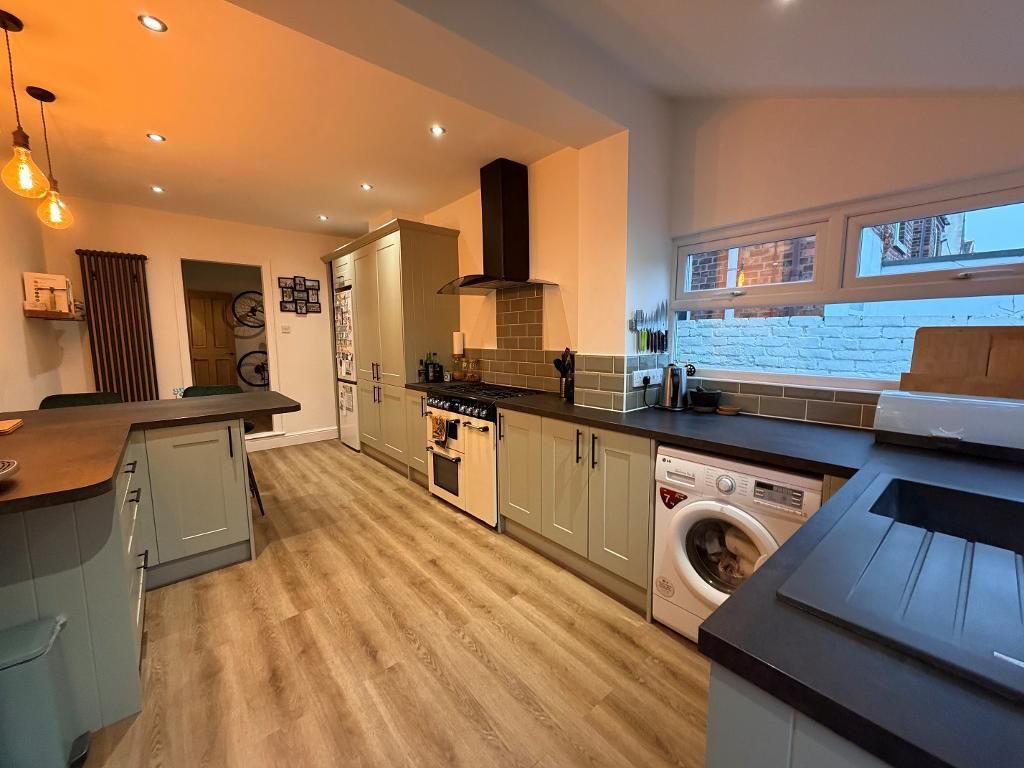 Property photo 2 of 15 Kitchen