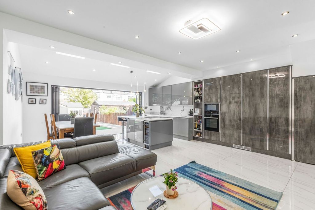 Property photo 2 of 16 Picture No. 39