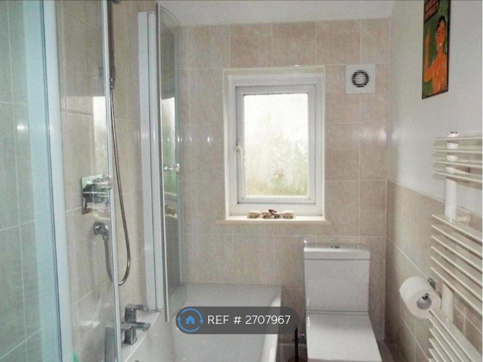 Property photo 2 of 14 Bathroom