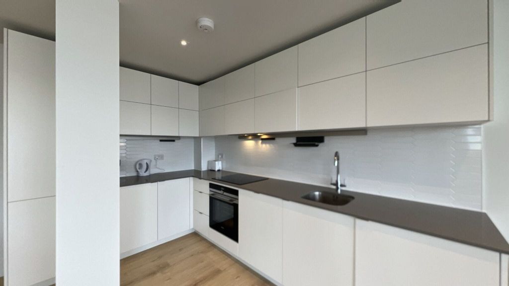 Property photo 2 of 24 Kitchen