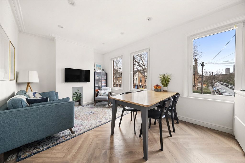 Property photo 2 of 16 Picture No. 15