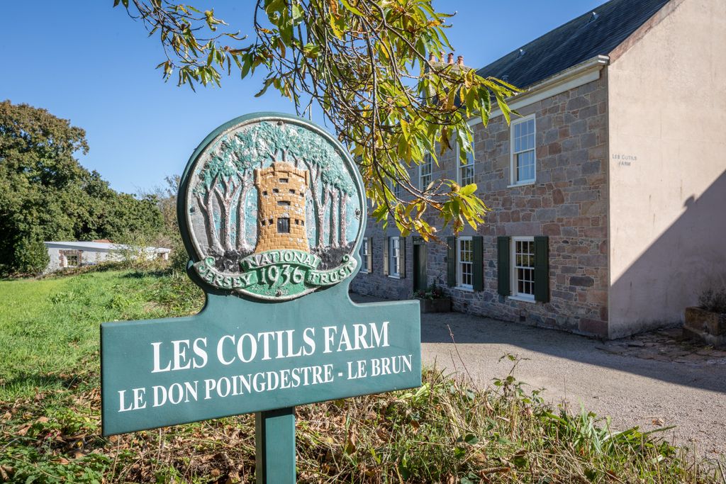 Property photo 2 of 20