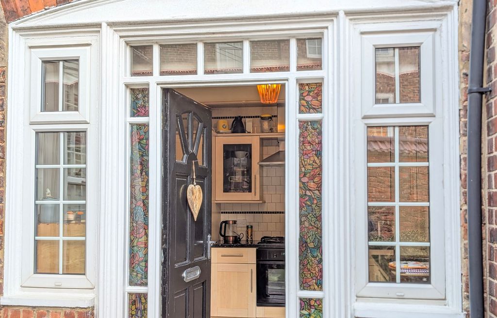 Property photo 2 of 11