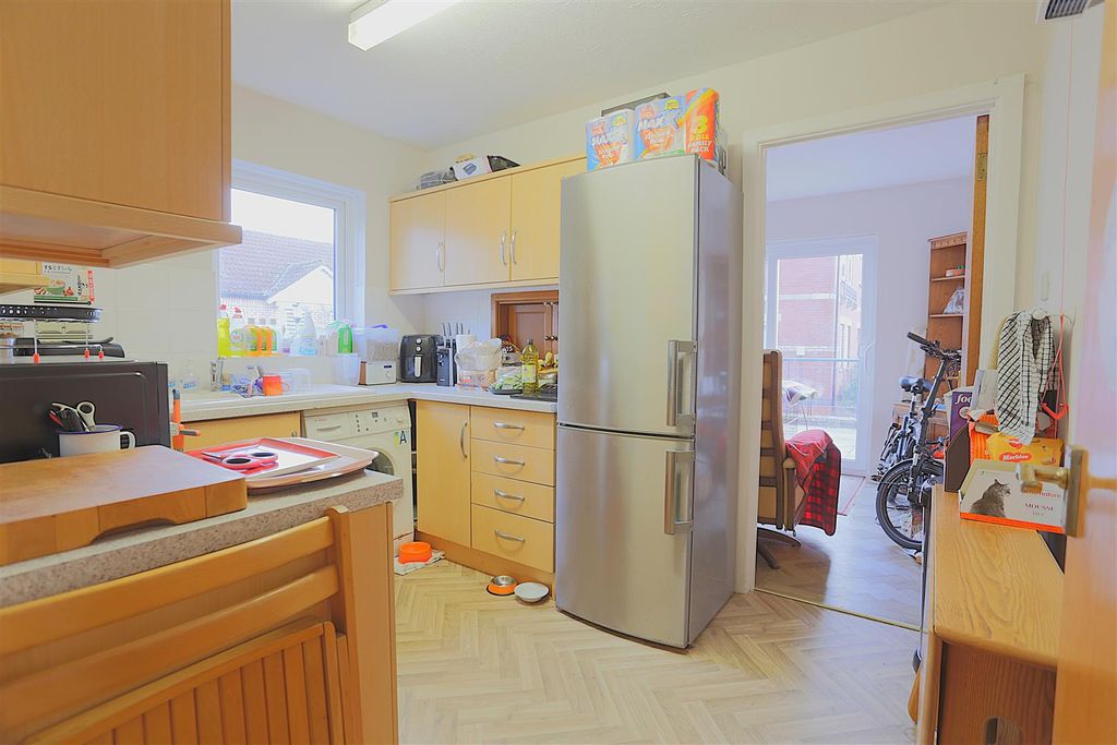 Property photo 2 of 21