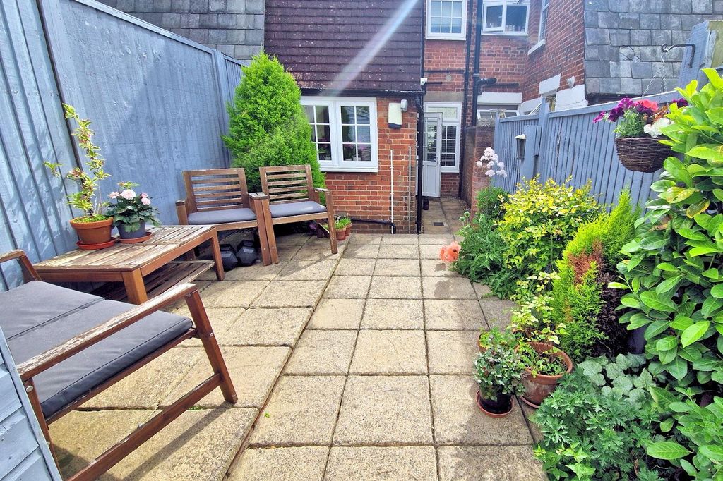 Property photo 3 of 22 Gdn1.Jpg