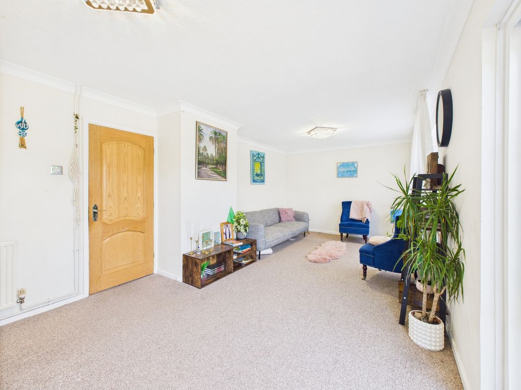 Property photo 3 of 25