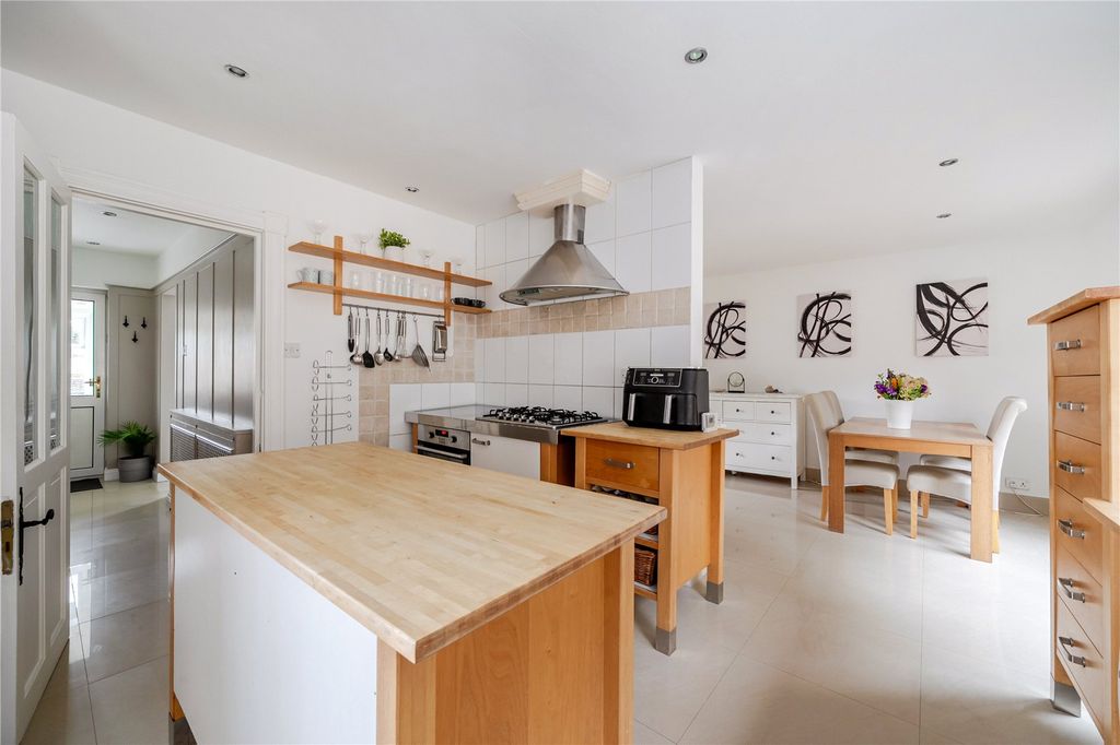 Property photo 3 of 19 Picture 3