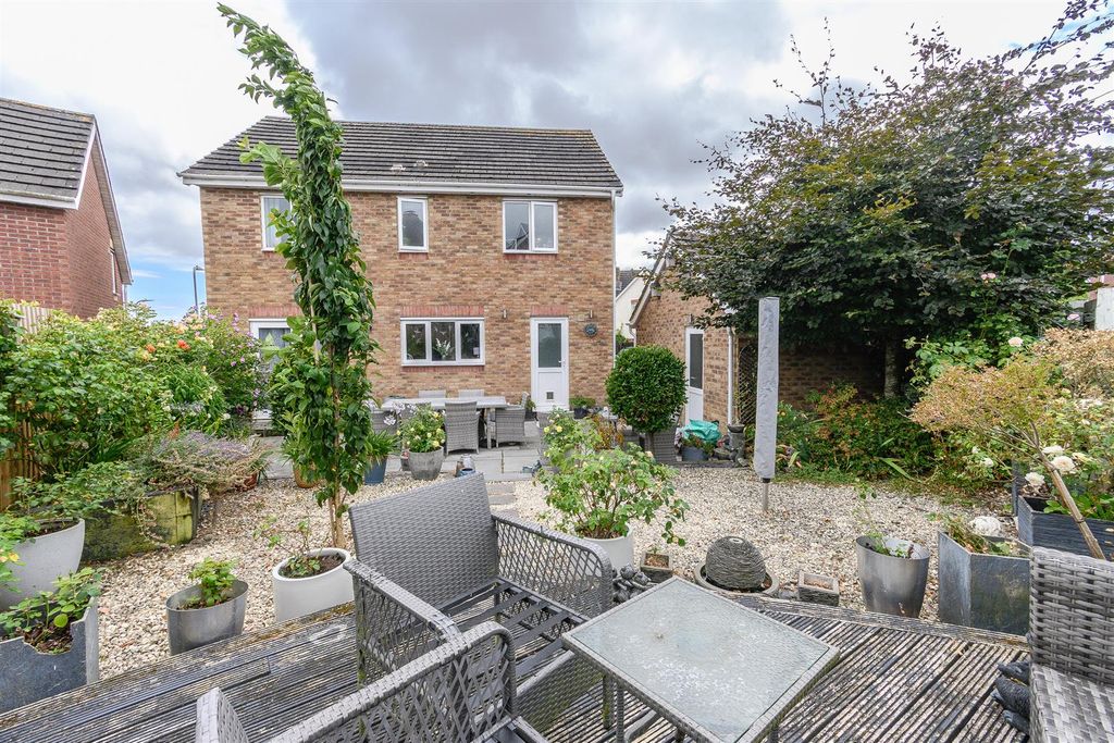 Property photo 2 of 30 Rear Garden