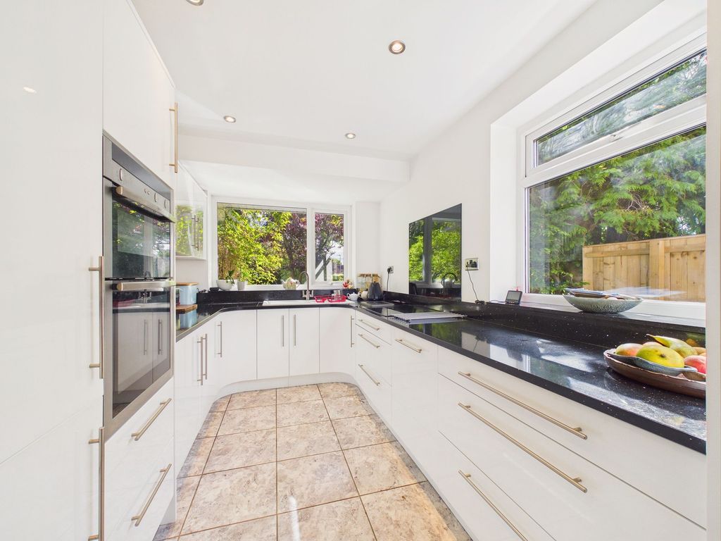 Property photo 2 of 16 Kitchen
