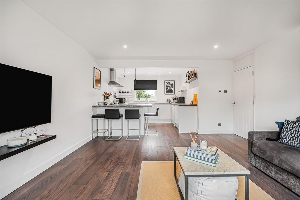 Property photo 2 of 12 18_67272.Jpg