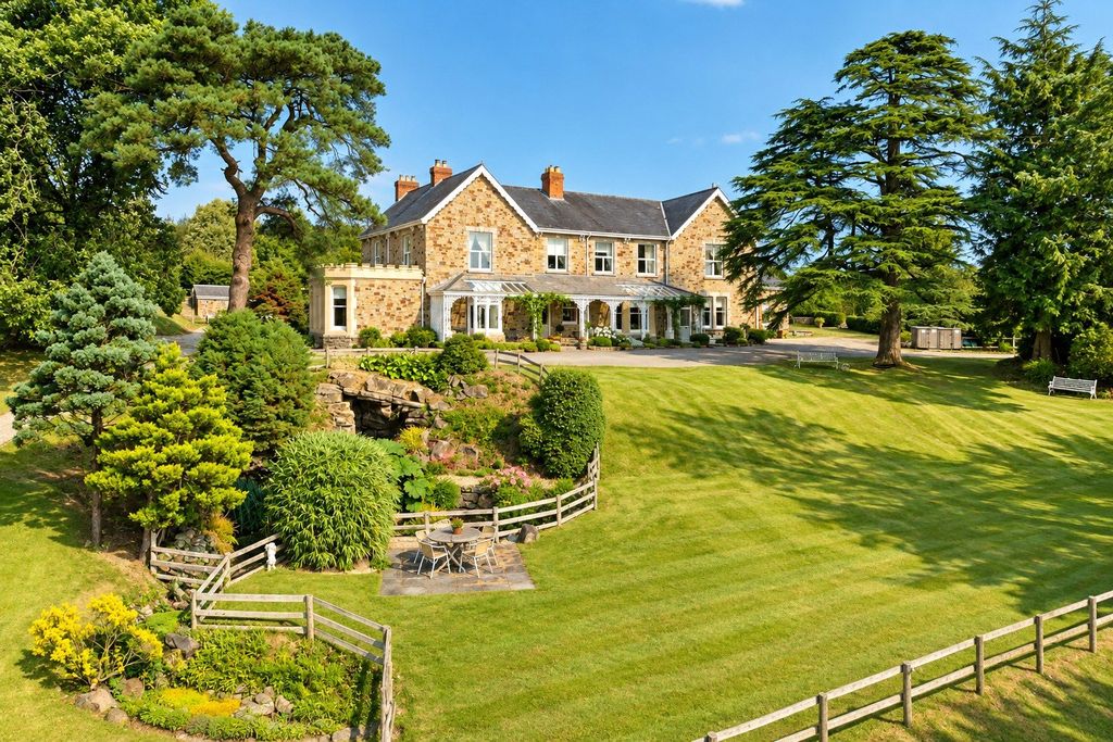Property photo 1 of 49 Picture No. 34