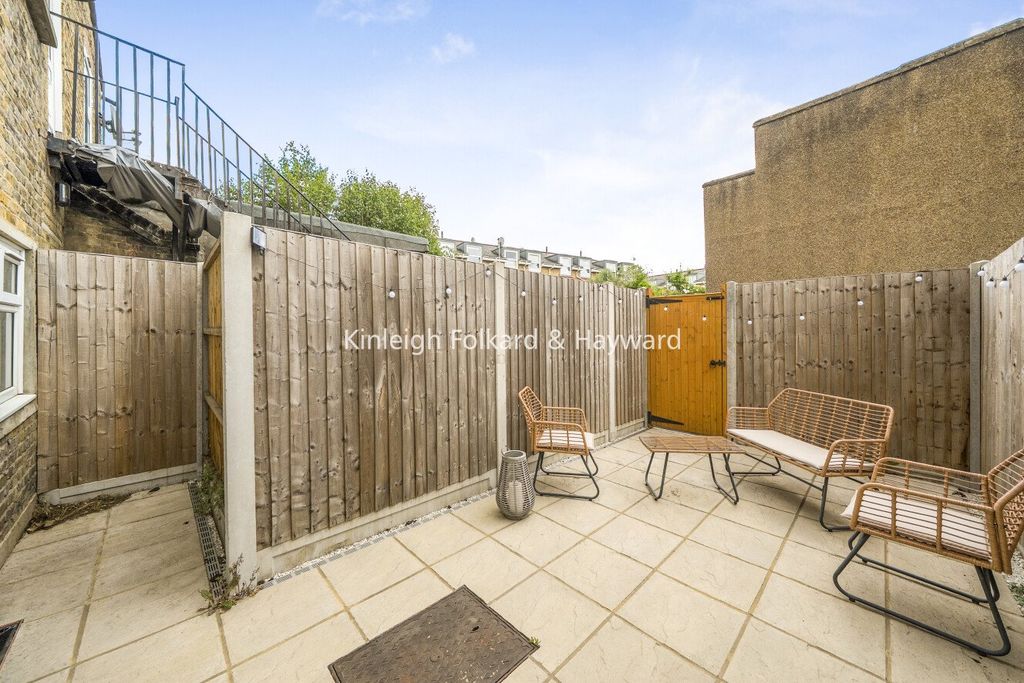 Property photo 2 of 16 Picture No. 27