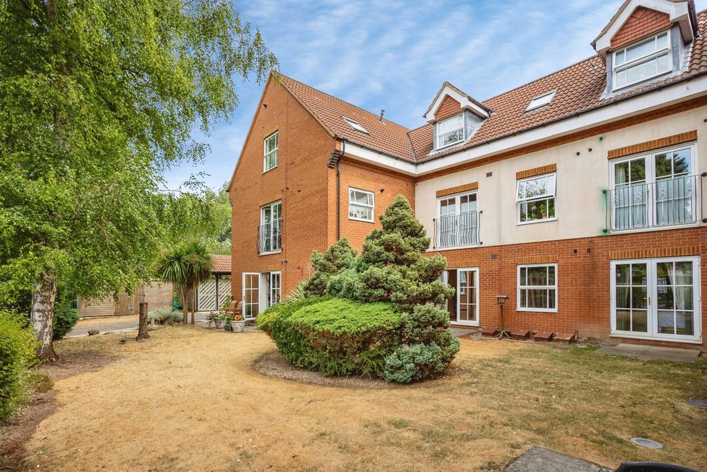 Property photo 1 of 18 Pbox-Img.Jpg