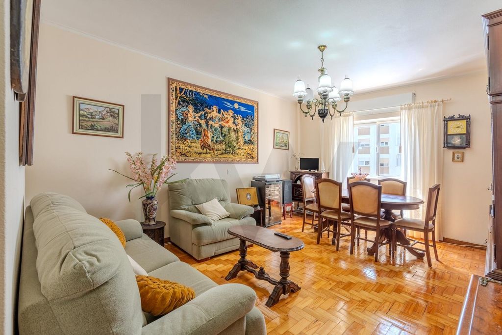 Property photo 1 of 26 Two-Room Flat In Oeiras | The Perfect Balance Of Comfort And Location