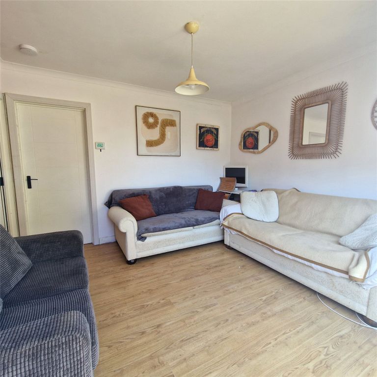Property photo 3 of 11 Picture No. 12