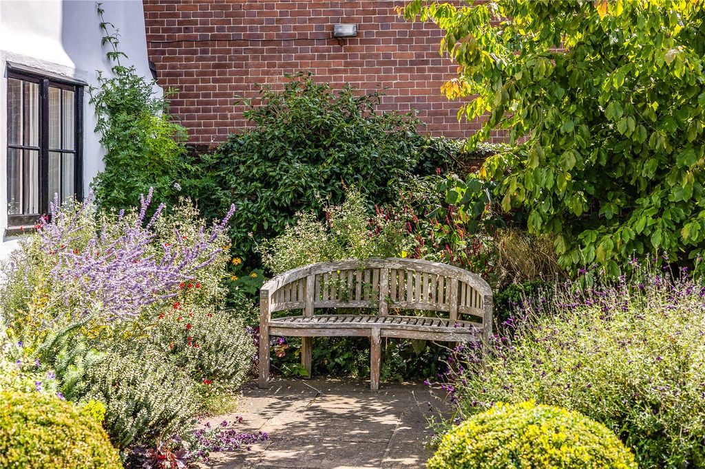 Property photo 3 of 29 Front Garden 2