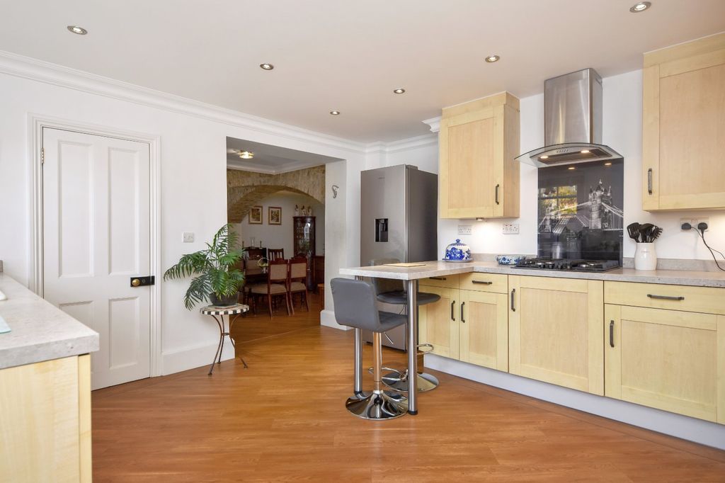 Property photo 3 of 43 Picture No. 05