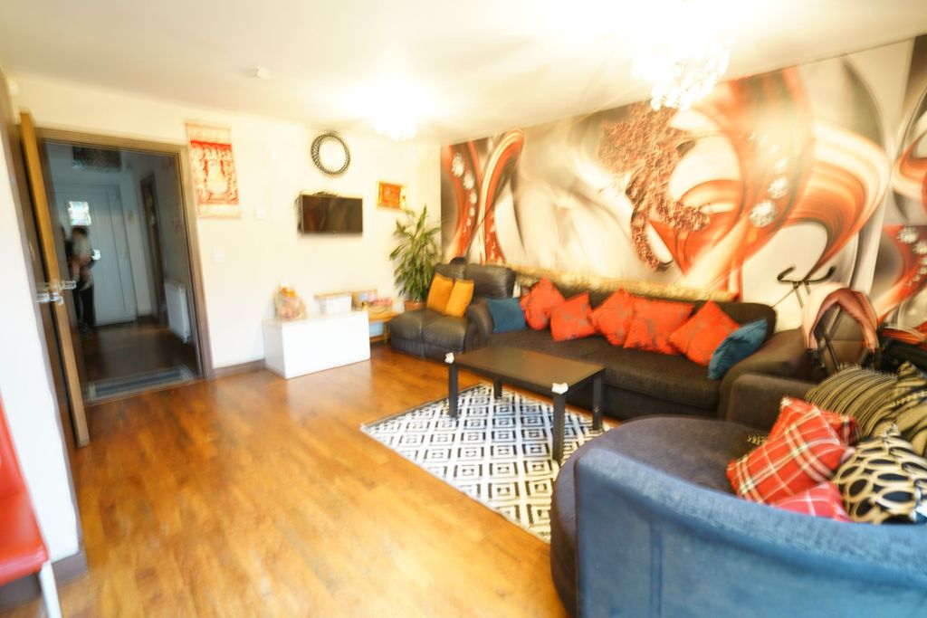 Property photo 3 of 22