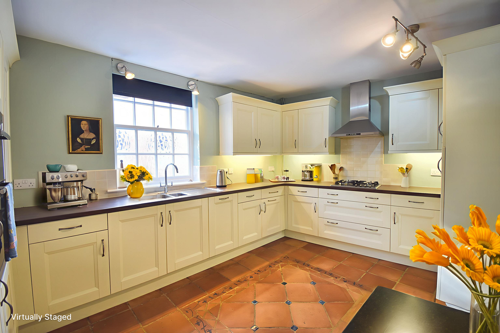 Property photo 3 of 22