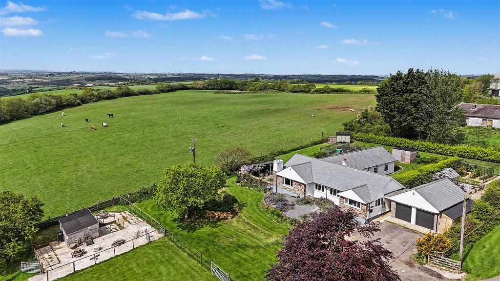 Property photo 2 of 19 Greenacres