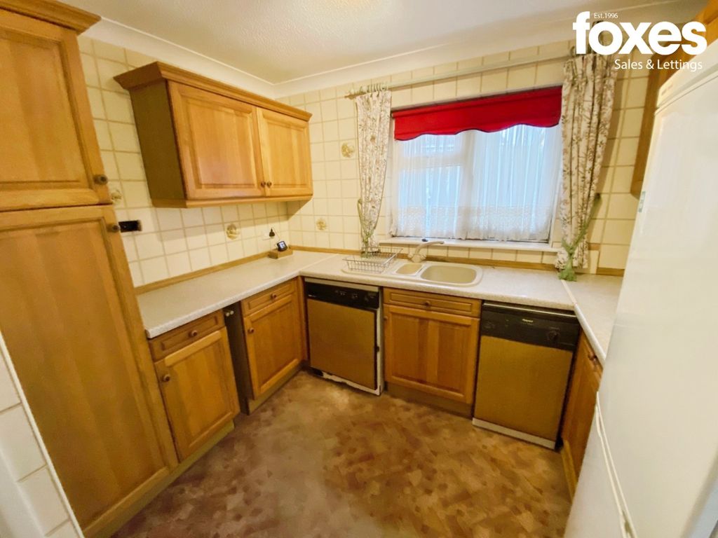 Property photo 3 of 11 4705173