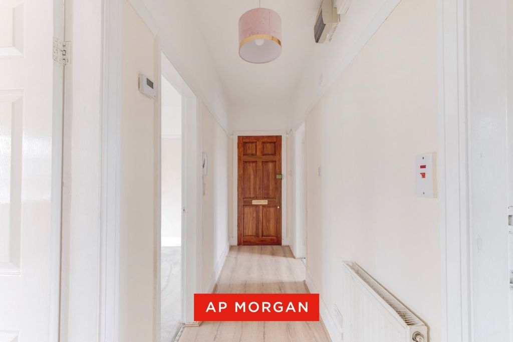 Property photo 2 of 12 Picture No. 11