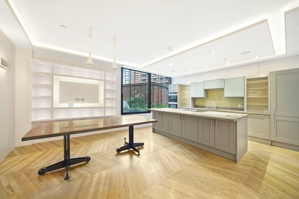 Property photo 1 of 9 Kitchen