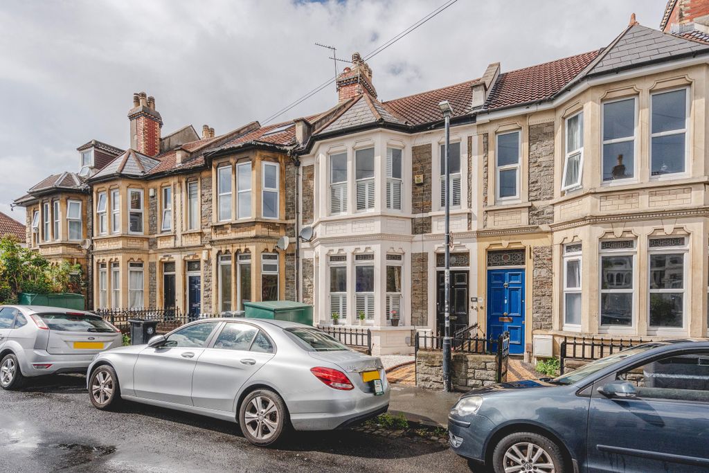 Property photo 1 of 29 44