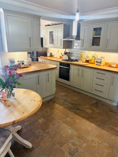 Property photo 2 of 19 Kitchen