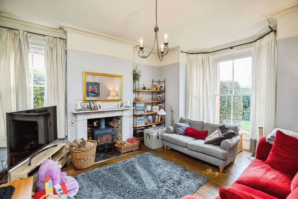 Property photo 3 of 10