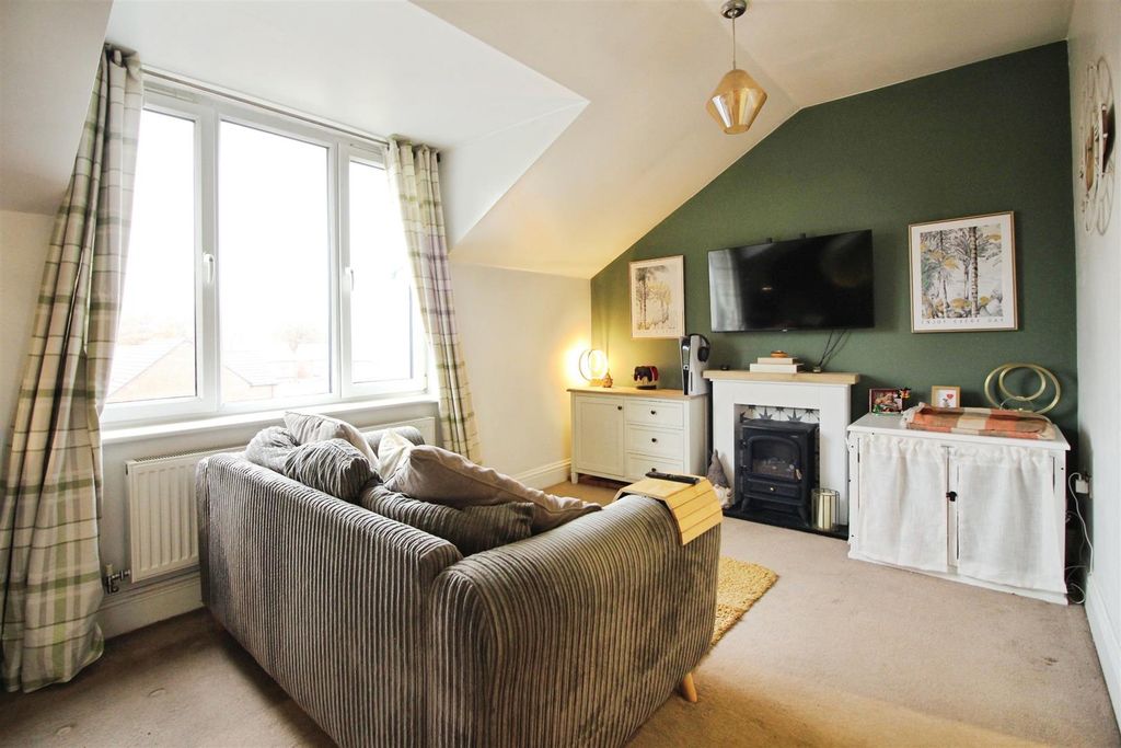 Property photo 2 of 9 Living Room