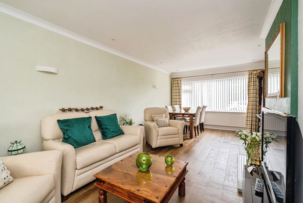 Property photo 3 of 17 Photo