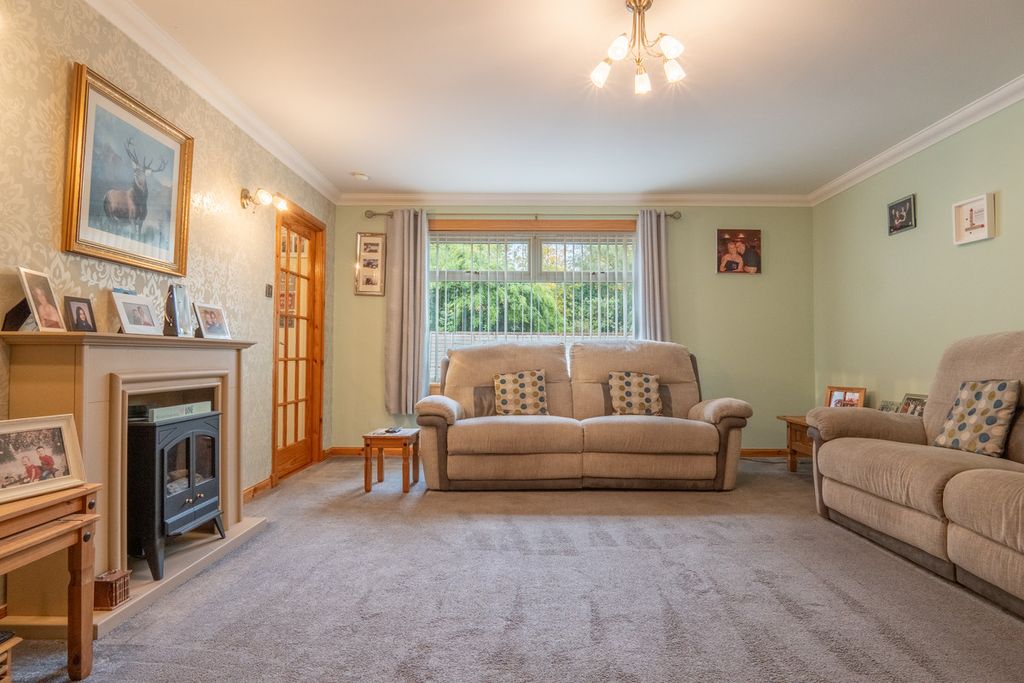 Property photo 3 of 34