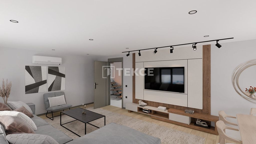 Property photo 3 of 21