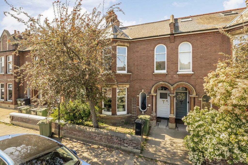 Property photo 1 of 7